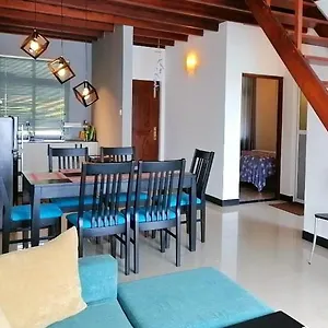 lakeville-residence.kandyhotelsnow.com/