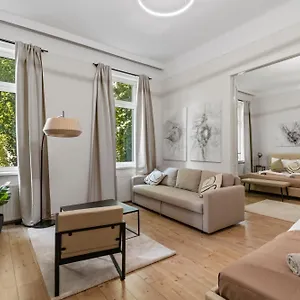 Stylish Apartment, Next To Schloss Belvedere Appartamento